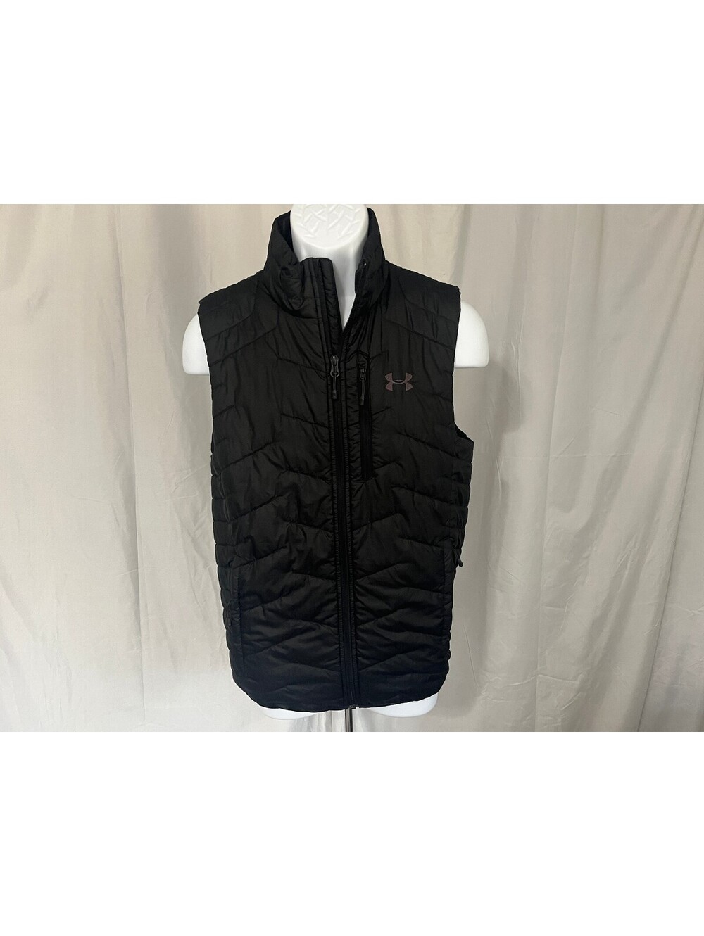 Under Armour Men's Jet Black Puffy Golf Ski Vest Small S EUC